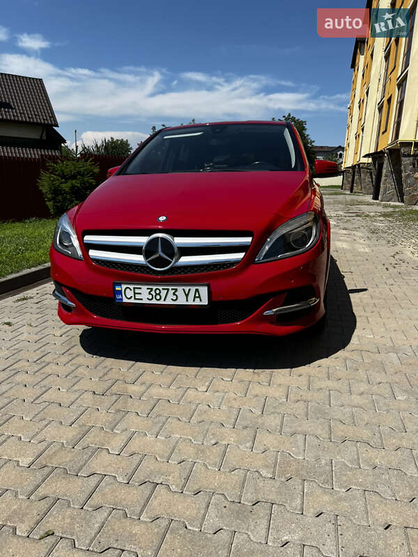Хэтчбек Mercedes-Benz B-Class 2017 в 