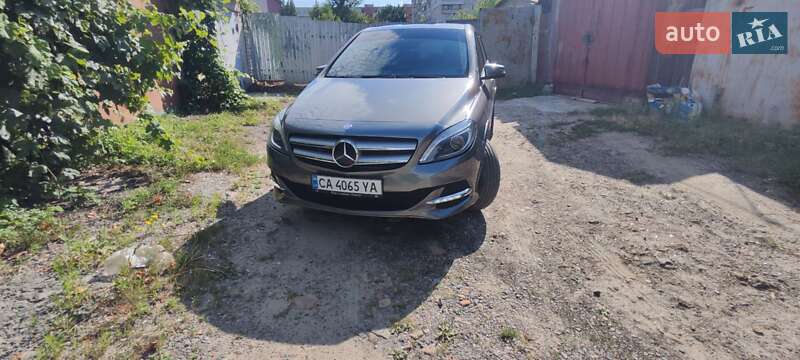 Mercedes-Benz B-Class 2015 Mercedes-Benz B-Class 2015