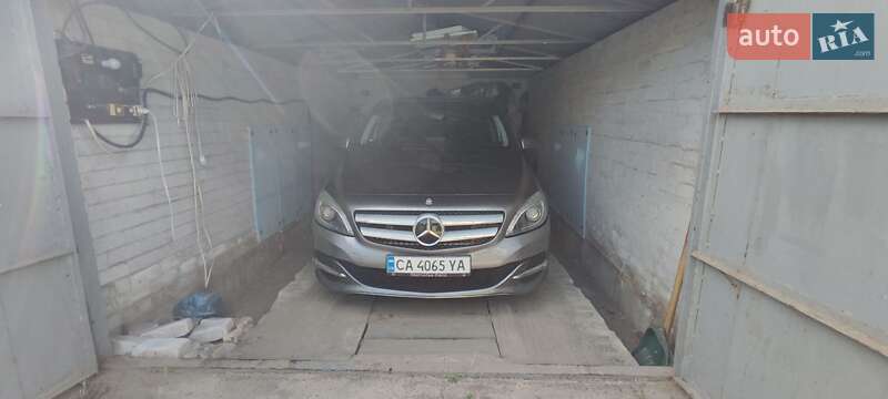 Хэтчбек Mercedes-Benz B-Class 2015 в Черкассах фото 6 Хэтчбек Mercedes-Benz B-Class 2015 в Черкассах