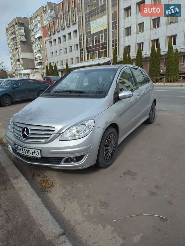 Хэтчбек Mercedes-Benz B-Class 2006 в 