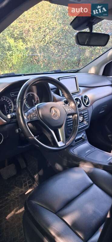 Хэтчбек Mercedes-Benz B-Class 2014 в Киеве фото 4 Хэтчбек Mercedes-Benz B-Class 2014 в Киеве