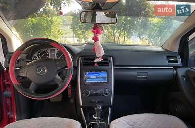 Хетчбек Mercedes-Benz B-Class 2010 в  фото 5 Хетчбек Mercedes-Benz B-Class 2010 в