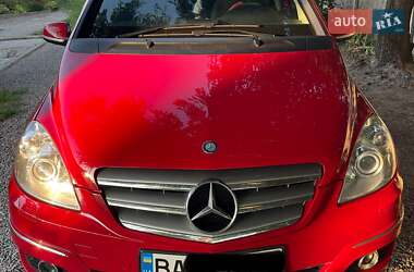 Хетчбек Mercedes-Benz B-Class 2010 в  фото 2 Хетчбек Mercedes-Benz B-Class 2010 в