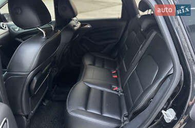 Хэтчбек Mercedes-Benz B-Class 2015 в 