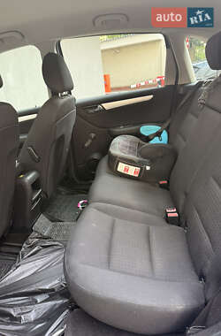 Хэтчбек Mercedes-Benz B-Class 2005 в 
