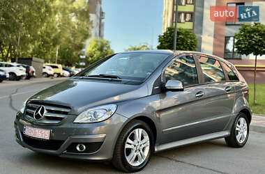 Хэтчбек Mercedes-Benz B-Class 2009 в 