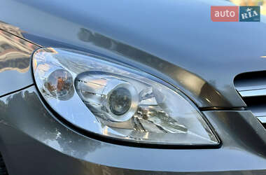 Хэтчбек Mercedes-Benz B-Class 2009 в 