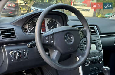 Хэтчбек Mercedes-Benz B-Class 2009 в 