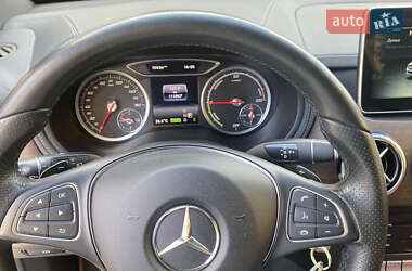 Хэтчбек Mercedes-Benz B-Class 2016 в 