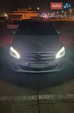 Хэтчбек Mercedes-Benz B-Class 2016 в 