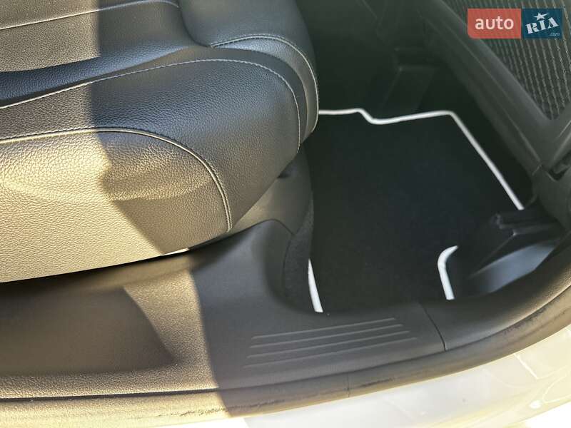 Хэтчбек Mercedes-Benz B-Class 2019 в Киеве