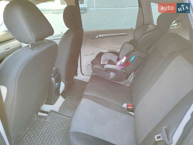 Хэтчбек Mercedes-Benz B-Class 2010 в Чорткове