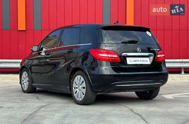 Хэтчбек Mercedes-Benz B-Class 2014 в 