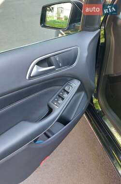 Хэтчбек Mercedes-Benz B-Class 2014 в 