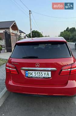 Хэтчбек Mercedes-Benz B-Class 2017 в 