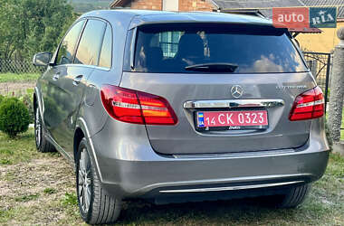 Хэтчбек Mercedes-Benz B-Class 2016 в 