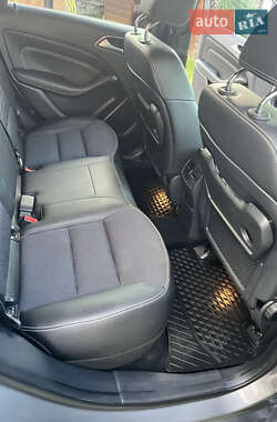Хэтчбек Mercedes-Benz B-Class 2016 в 