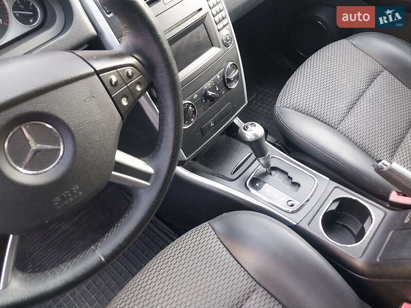 Хэтчбек Mercedes-Benz B-Class 2010 в Великой Багачке