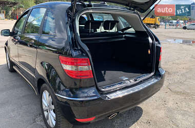 Хэтчбек Mercedes-Benz B-Class 2011 в 