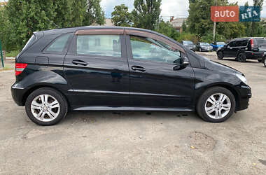 Хэтчбек Mercedes-Benz B-Class 2010 в 