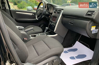 Хэтчбек Mercedes-Benz B-Class 2010 в 