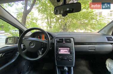Хэтчбек Mercedes-Benz B-Class 2009 в 