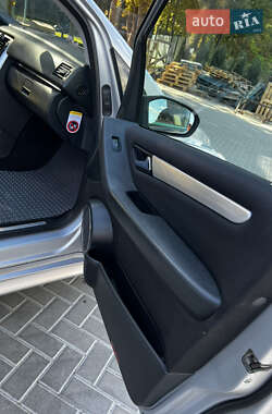 Хэтчбек Mercedes-Benz B-Class 2006 в 