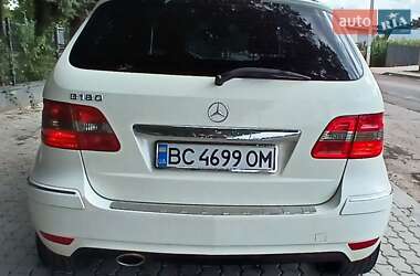 Хэтчбек Mercedes-Benz B-Class 2009 в 
