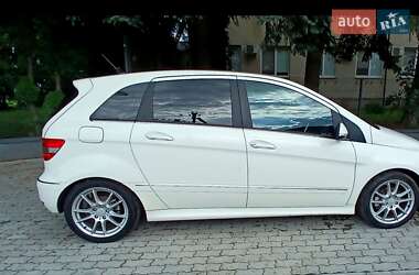 Хэтчбек Mercedes-Benz B-Class 2009 в 