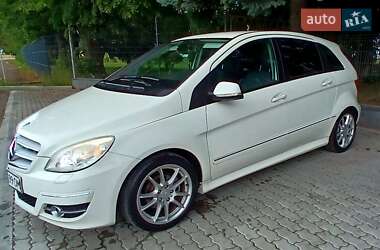 Хэтчбек Mercedes-Benz B-Class 2009 в 