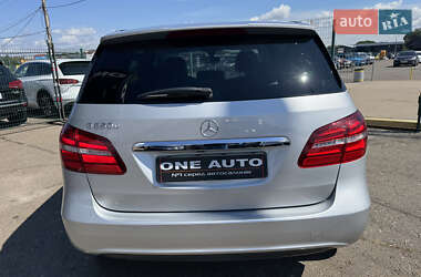 Хетчбек Mercedes-Benz B-Class 2015 в 