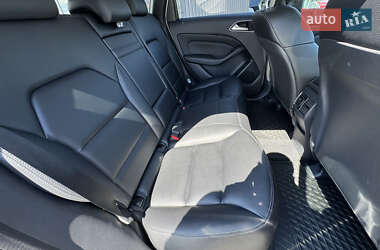Хетчбек Mercedes-Benz B-Class 2015 в 