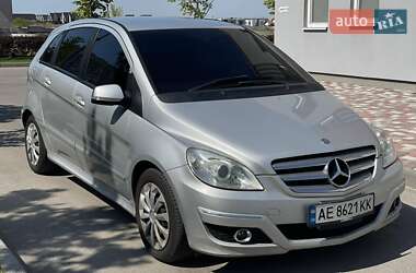 Хэтчбек Mercedes-Benz B-Class 2010 в 