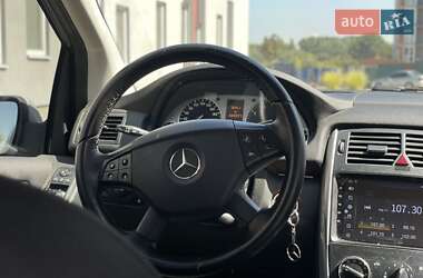 Хэтчбек Mercedes-Benz B-Class 2010 в 