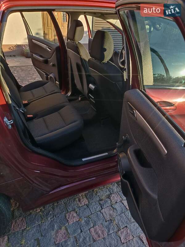 Хэтчбек Mercedes-Benz B-Class 2011 в Ровно фото 5 Хэтчбек Mercedes-Benz B-Class 2011 в Ровно