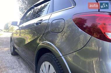 Хэтчбек Mercedes-Benz B-Class 2015 в 