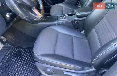 Хэтчбек Mercedes-Benz B-Class 2015 в 