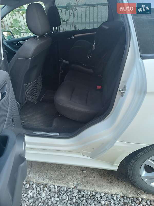Хэтчбек Mercedes-Benz B-Class 2011 в Днепре фото 4 Хэтчбек Mercedes-Benz B-Class 2011 в Днепре