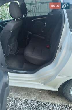 Хэтчбек Mercedes-Benz B-Class 2011 в 