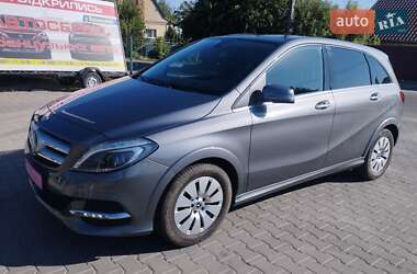 Хэтчбек Mercedes-Benz B-Class 2017 в 