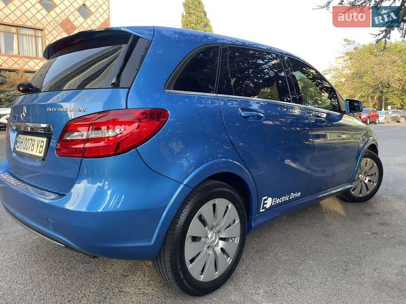 Хэтчбек Mercedes-Benz B-Class 2014 в Одессе фото 2 Хэтчбек Mercedes-Benz B-Class 2014 в Одессе