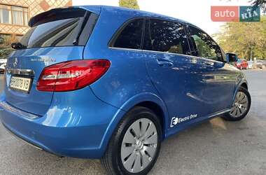 Хэтчбек Mercedes-Benz B-Class 2014 в 