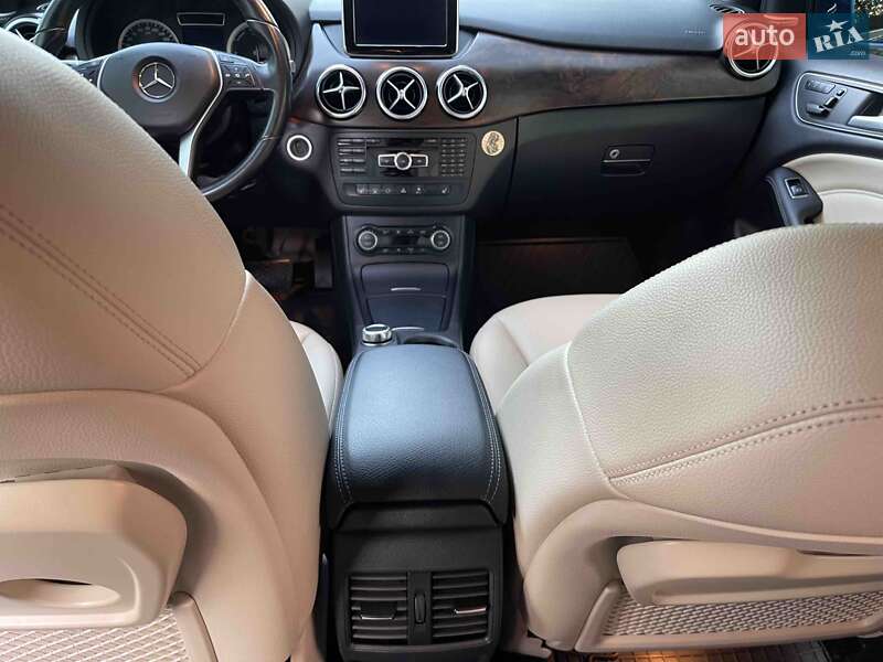 Хэтчбек Mercedes-Benz B-Class 2014 в Одессе фото 18 Хэтчбек Mercedes-Benz B-Class 2014 в Одессе