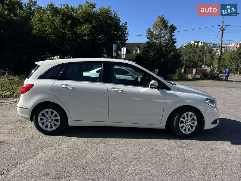 Хэтчбек Mercedes-Benz B-Class 2012 в Киеве фото 6 Хэтчбек Mercedes-Benz B-Class 2012 в Киеве