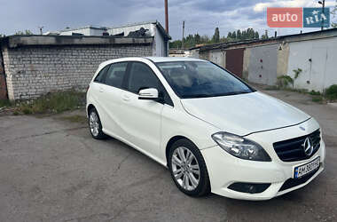 Хэтчбек Mercedes-Benz B-Class 2014 в 
