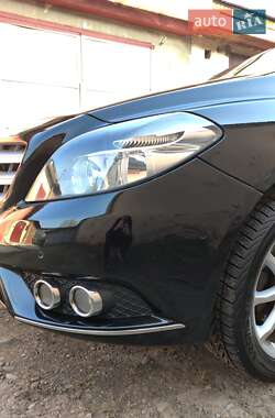 Хэтчбек Mercedes-Benz B-Class 2013 в 
