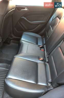 Хэтчбек Mercedes-Benz B-Class 2013 в 
