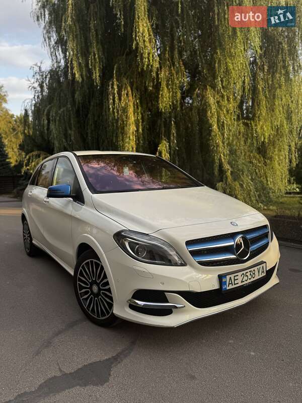 Хетчбек Mercedes-Benz B-Class 2016 в Дніпрі