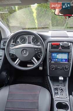 Хэтчбек Mercedes-Benz B-Class 2010 в 