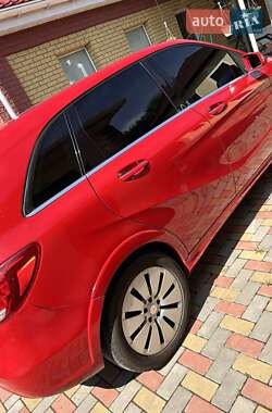 Хэтчбек Mercedes-Benz B-Class 2015 в 